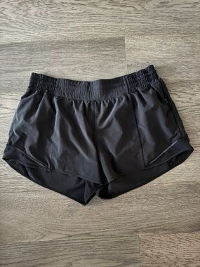 Lululemon Hotty Hot High-Rise Short 4”